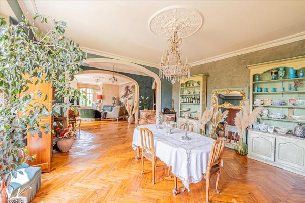 CHATEAU DU XIXe siècle - LATRESNE