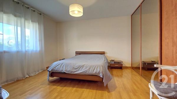 Maison à vendre  7 pièces - 185 m 2   SURZUR  - 56