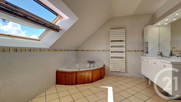 Maison à vendre  7 pièces - 185 m 2   SURZUR  - 56