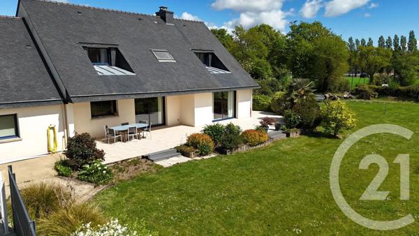 Maison à vendre  7 pièces - 185 m 2   SURZUR  - 56