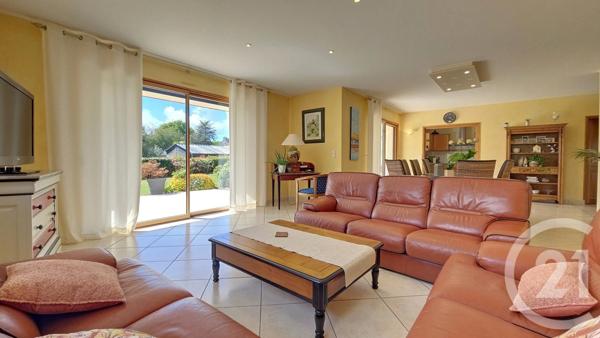 Maison à vendre  7 pièces - 185 m 2   SURZUR  - 56