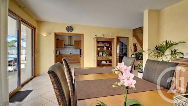 Maison à vendre  7 pièces - 185 m 2   SURZUR  - 56
