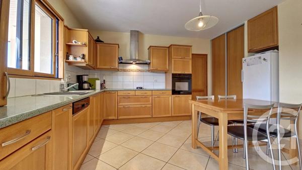 Maison à vendre  7 pièces - 185 m 2   SURZUR  - 56
