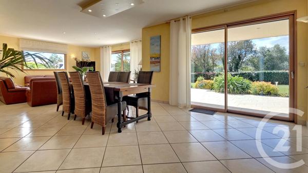 Maison à vendre  7 pièces - 185 m 2   SURZUR  - 56