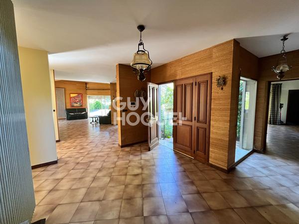 Maison spacieuse à vendre à Langlade avec piscine et double garage