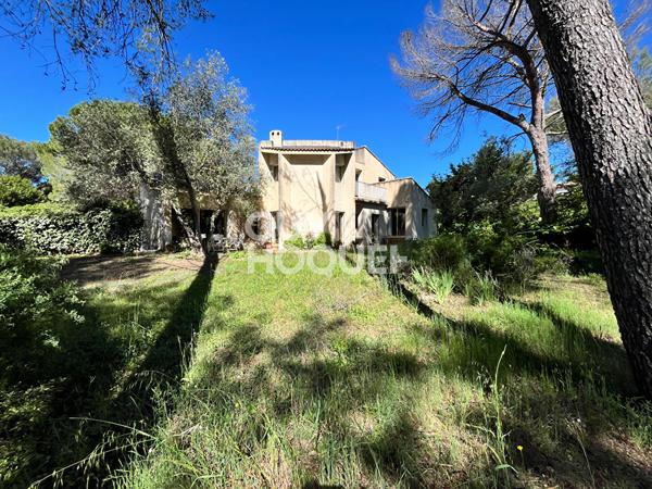 Maison spacieuse à vendre à Langlade avec piscine et double garage
