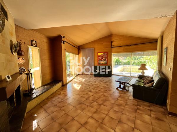 Maison spacieuse à vendre à Langlade avec piscine et double garage