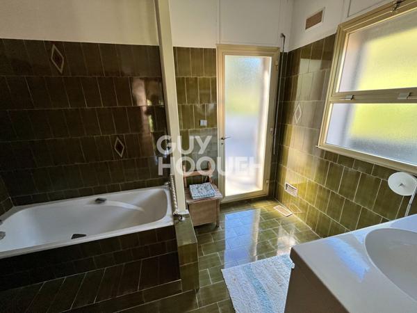 Maison spacieuse à vendre à Langlade avec piscine et double garage