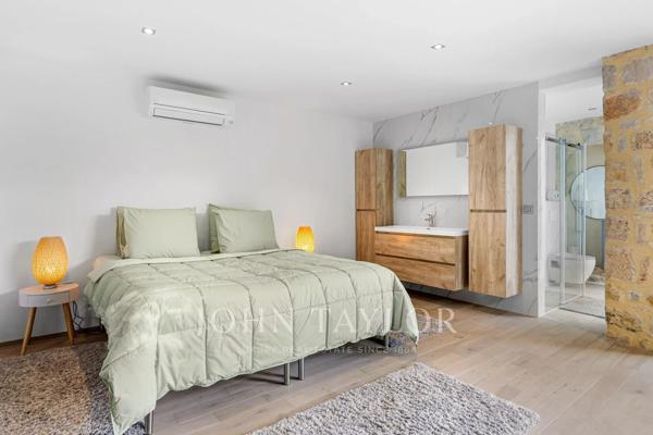 Villa rénovée avec un studio indépendant à louer à Valbonne - Domaine privé, piscine chauffée, 6 chambres