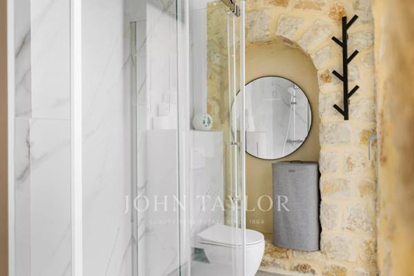 Villa rénovée avec un studio indépendant à louer à Valbonne - Domaine privé, piscine chauffée, 6 chambres