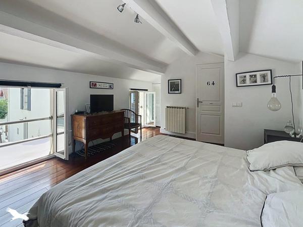 Maison 1 300 000 € Biarritz 5 p 150 m² DPE C