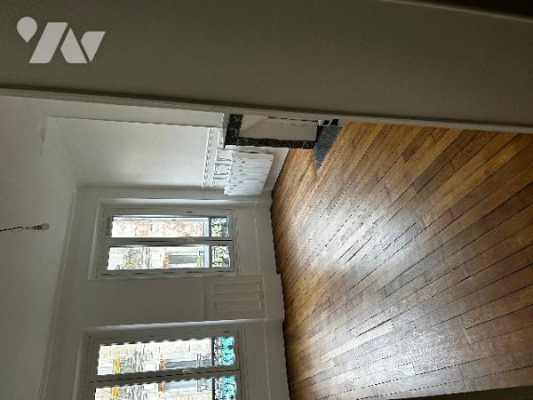 MONTREUIL - CROIX DE CHAVAUX -  IMMEUBLE ANCIEN 303 M²