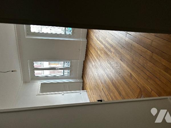 MONTREUIL - CROIX DE CHAVAUX -  IMMEUBLE ANCIEN 303 M²