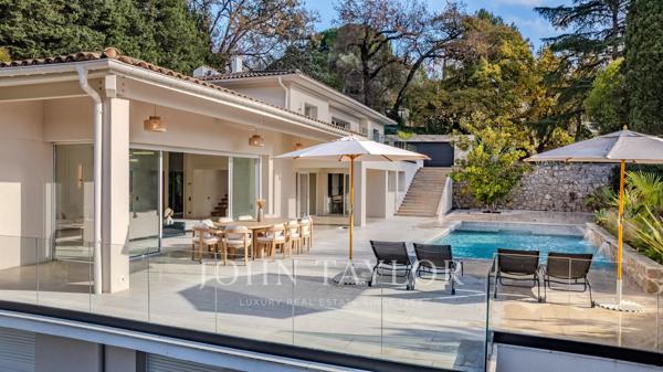 Villa rénovée avec vue collines à Mougins
