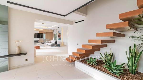 Villa rénovée avec vue collines à Mougins