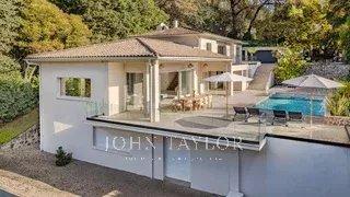Villa rénovée avec vue collines à Mougins