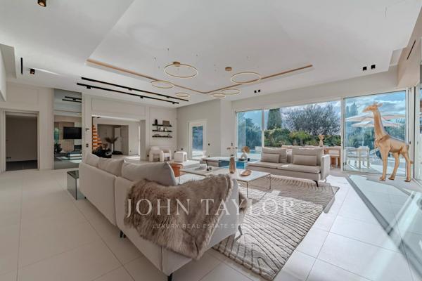 Villa rénovée avec vue collines à Mougins