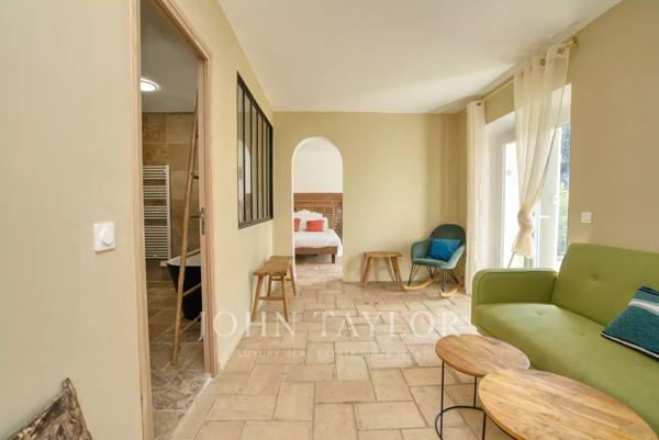 Villa Contemporaine proche du village