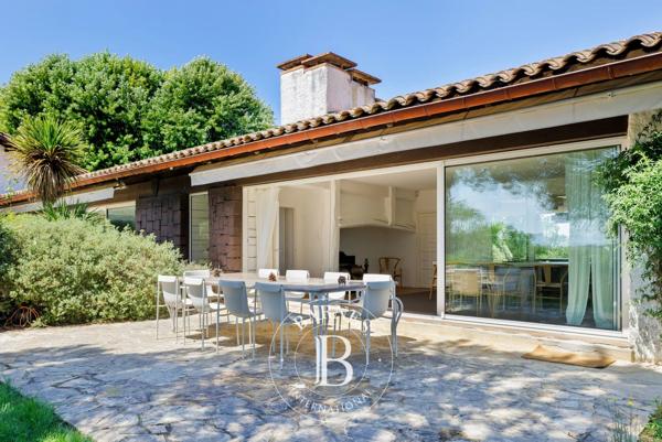 Saint-Martin-de-Seignanx, Maison 6 Chambres -  703 m² à vendre