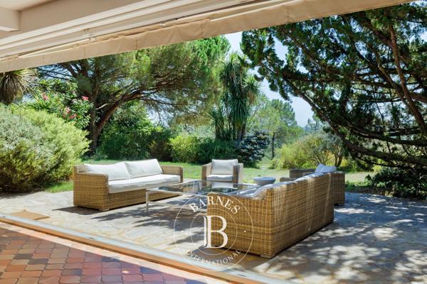 Saint-Martin-de-Seignanx, Maison 6 Chambres -  703 m² à vendre