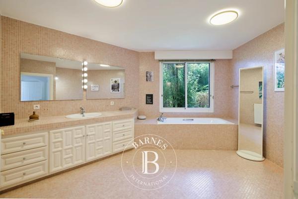 Saint-Martin-de-Seignanx, Maison 6 Chambres -  703 m² à vendre
