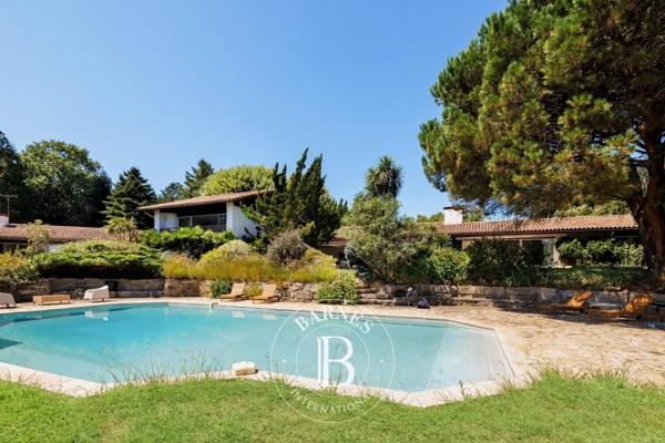 Saint-Martin-de-Seignanx, Maison 6 Chambres -  703 m² à vendre