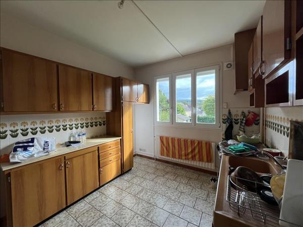 Maison à vendre |  Saint-Amand-Montrond |  7 pièces | 214 m²