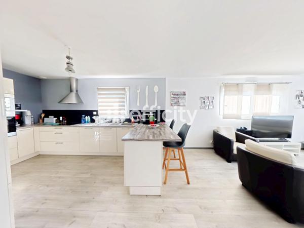 Maison
         6 pièces
        - 108 m² Exclusivité 388 000 € *
