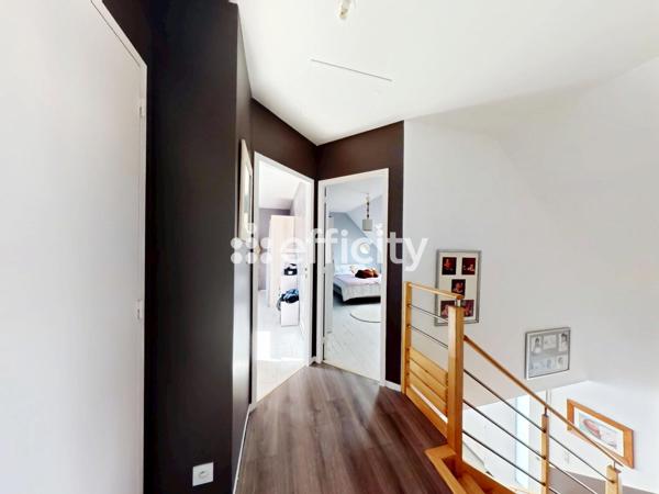 Maison
         6 pièces
        - 108 m² Exclusivité 388 000 € *