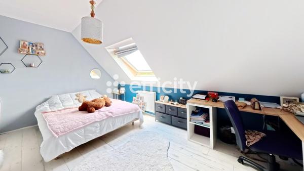 Maison
         6 pièces
        - 108 m² Exclusivité 388 000 € *