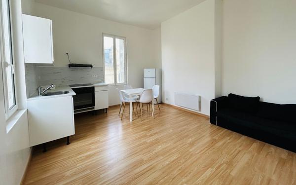 Immeuble à vendre    6 pièces •  Châtellerault