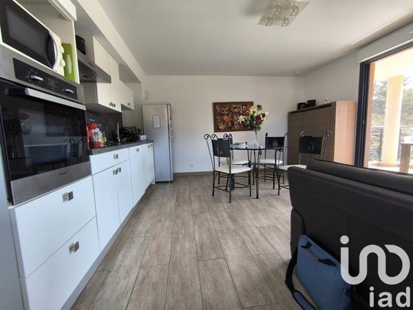 Appartement 3 pièces de 60 m² à Saint-Raphaël (83530)