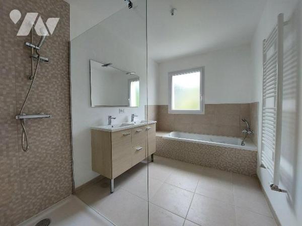 A VENDRE - RENNES (35)   Dans le quartier Francisco Ferrer,  Maison neuve 2024 de 108 m²  + gar...