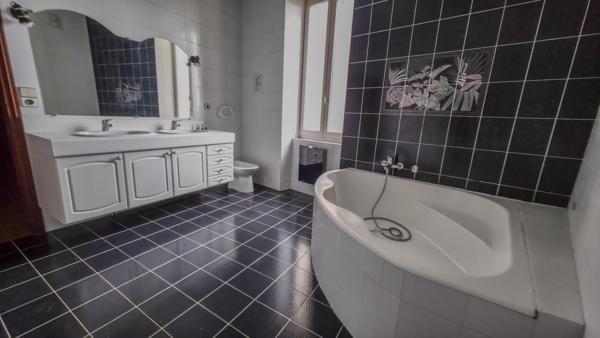 Maison en pierre 228 m² avec piscine