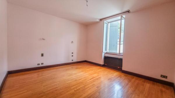 Maison en pierre 228 m² avec piscine