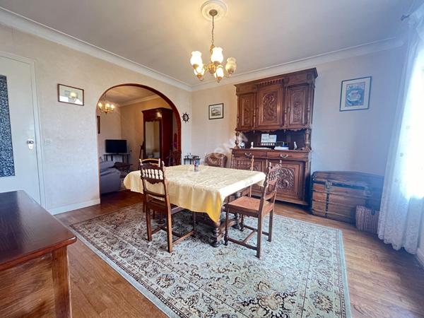 Hypercentre Chartres De Bretagne - Maison environ 85 m2 à rénover - Terrain 329m²