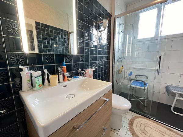 Hypercentre Chartres De Bretagne - Maison environ 85 m2 à rénover - Terrain 329m²