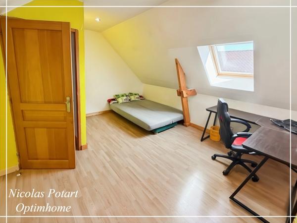 Maison d’histoire et de projets, longère rénovée, dépendances et jardin au calme – À 8 min d’Estrées-Saint-Denis