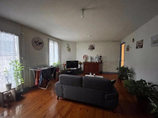 Dpt Hautes Pyrénées (65), à vendre LOURDES immeuble