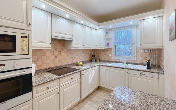 Appartement à vendre    4 pièces • 89,43 m2 Saint-Raphaël