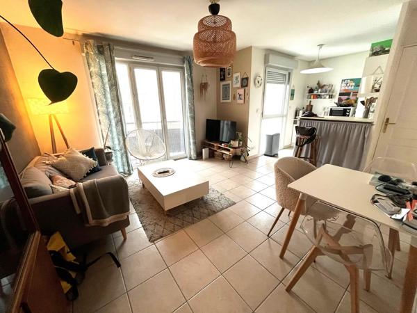 Appartement t2 avec balcon et garage proche métro garibaldi