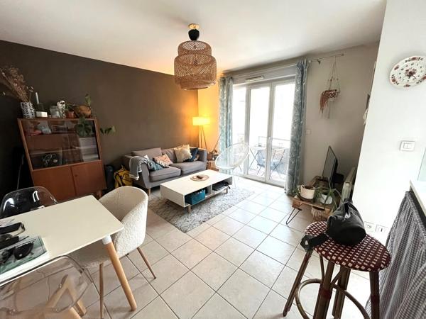 Appartement t2 avec balcon et garage proche métro garibaldi