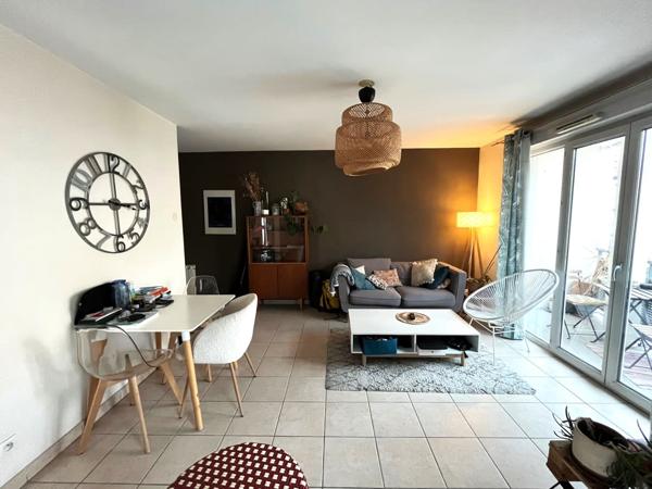 Appartement t2 avec balcon et garage proche métro garibaldi