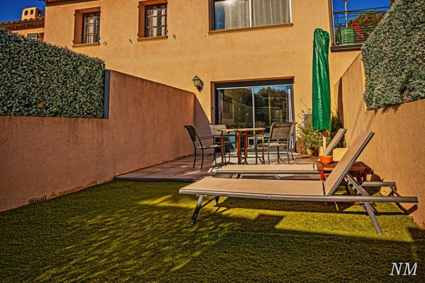 Roquebrune-sur-Argens (83380) Rare aux Issambres , bel appartement en rez-de-jardin de 45 m² plus un extérieur clôt de murs de 40 m²