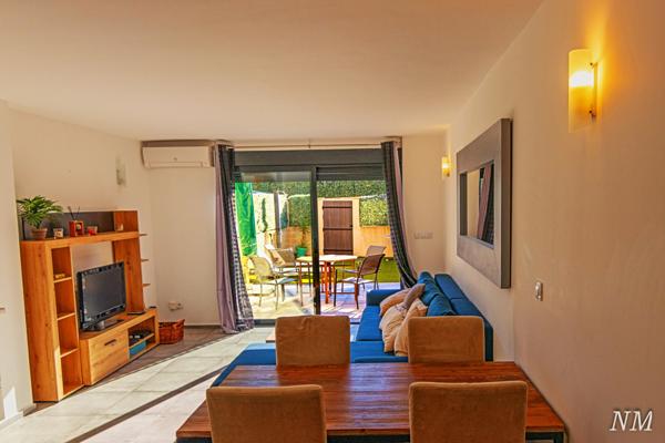 Roquebrune-sur-Argens (83380) Rare aux Issambres , bel appartement en rez-de-jardin de 45 m² plus un extérieur clôt de murs de 40 m²