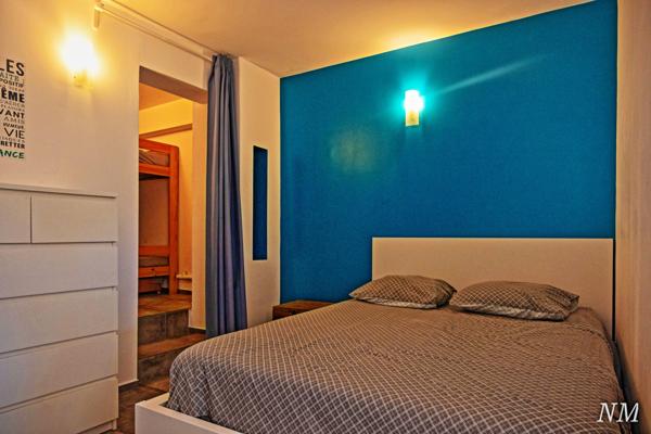 Roquebrune-sur-Argens (83380) Rare aux Issambres , bel appartement en rez-de-jardin de 45 m² plus un extérieur clôt de murs de 40 m²