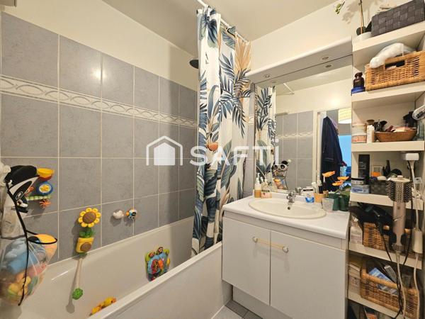 Appartement 3 pièces dans une résidence de standing avec jardin.