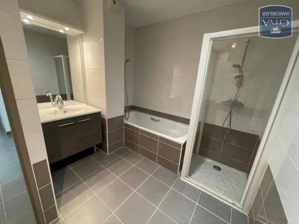 Appartement à louer 3 pièces 72.87m² Toulon (83000)
