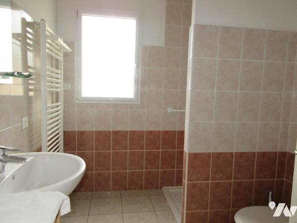 PLAIN-PIED 2 CHAMBRES + GARAGE