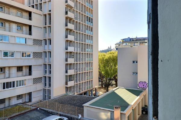 Marseille (13005) Grand T2---Double Exposition---Baille---Lodi---